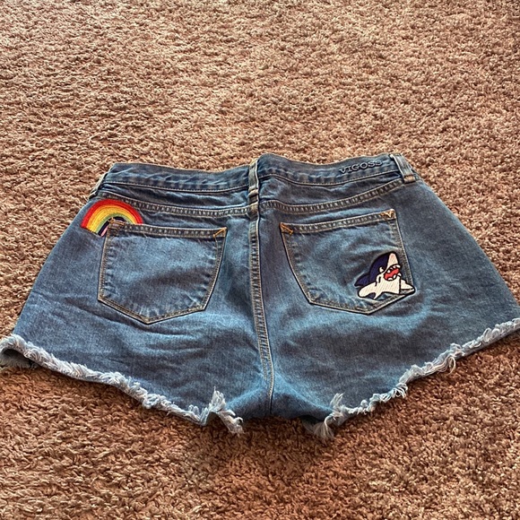 Vigoss Embroidered Jagger short - Picture 2 of 2